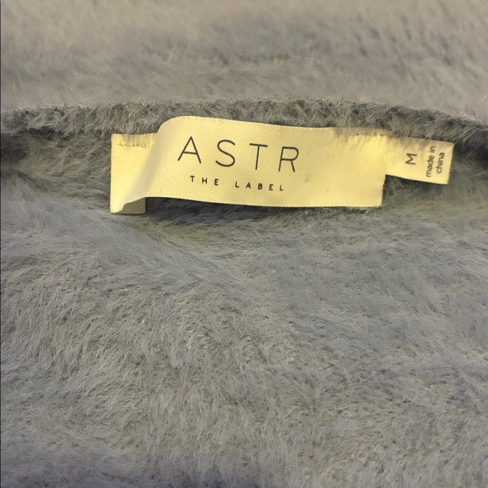 ASTR The Label Size M Sheresa Wrap Fuzzy Sweater - Picture 4 of 8
